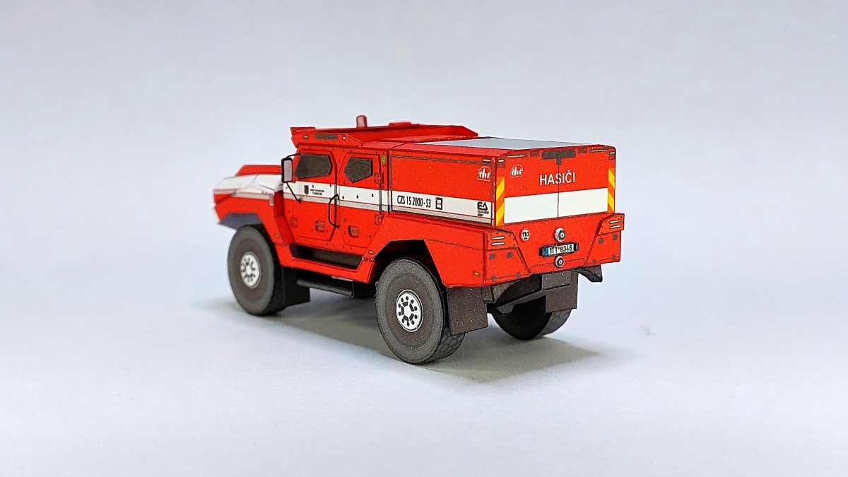 FE3395 02 WEB.jpg